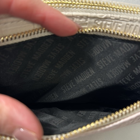 Steve Madden BTRELL Wristlet - NWT - Picture 8 of 10